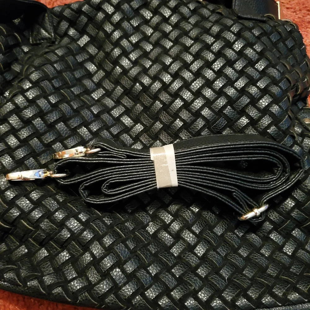 Breezy Couture Woven Black Shoulder Bag